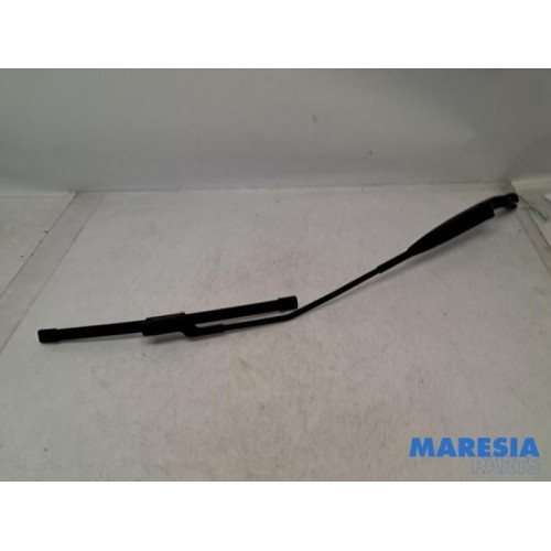 Fiat - Panda - Front wiper arm