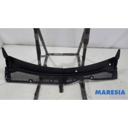 Peugeot - 208 - Cowl top grille