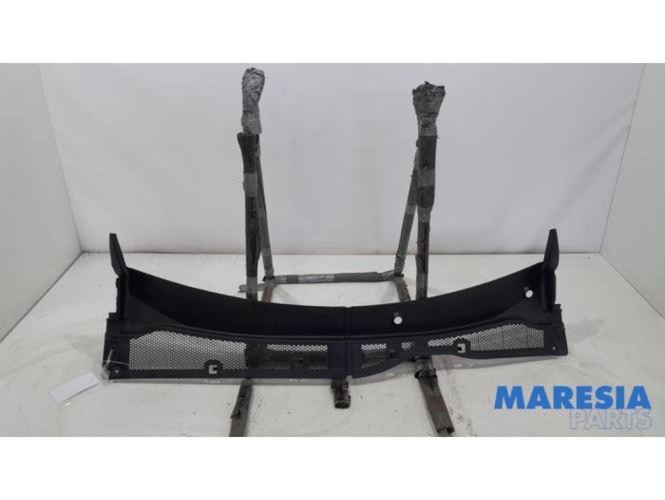 Peugeot - 208 - Cowl top grille