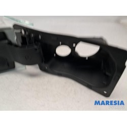 Opel - Vivaro - Tank Klep