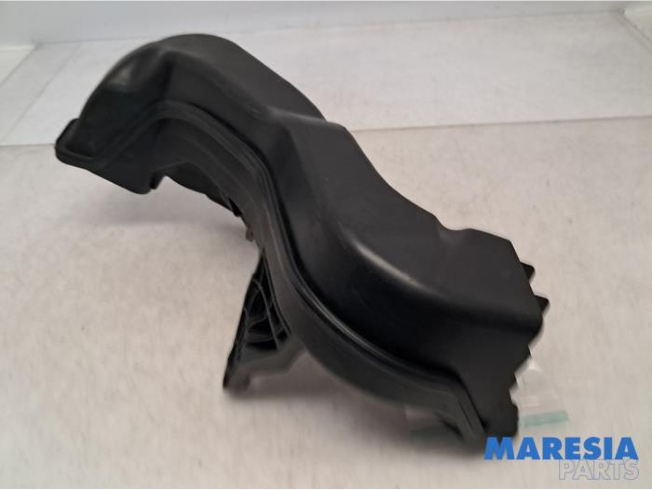 Opel - Vivaro - Air intake hose