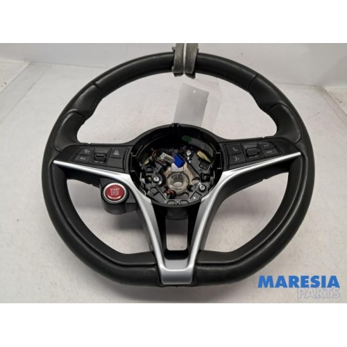 Alfa Romeo - Giulia - Steering wheel