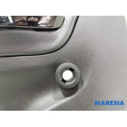 Alfa Romeo - Giulietta - Portierbekleding 4Deurs links-achter