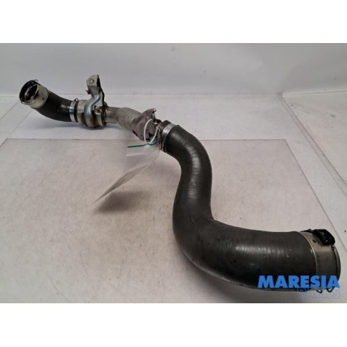 Opel - Vivaro - Intercooler Schlauch