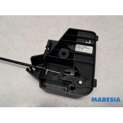 Alfa Romeo - Giulia - Rear seat lock