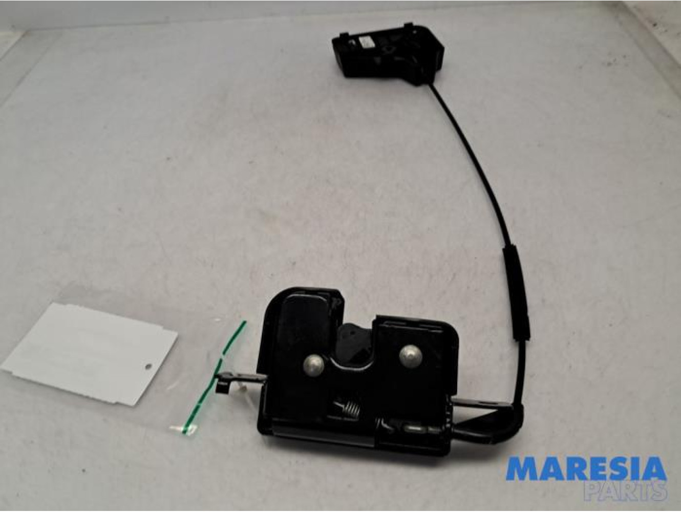 Alfa Romeo - Giulia - Rear seat lock