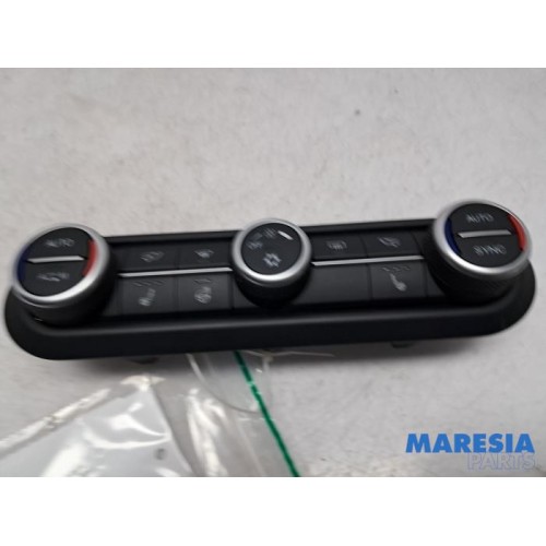 Alfa Romeo - Giulia - Heater control panel