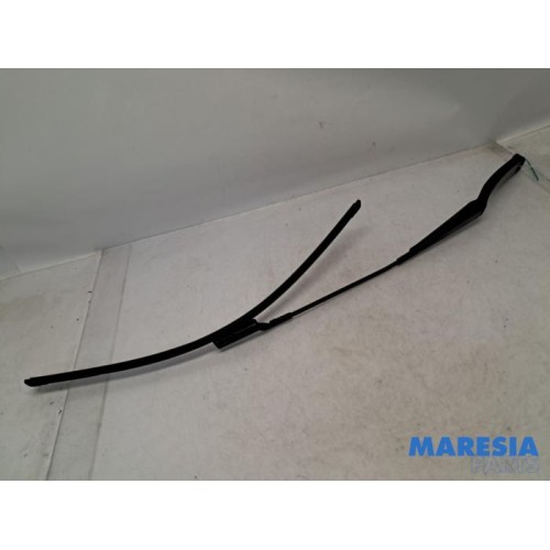 Opel - Vivaro - Front wiper arm