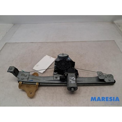 Renault - Captur - Rear door window mechanism 4-door, right