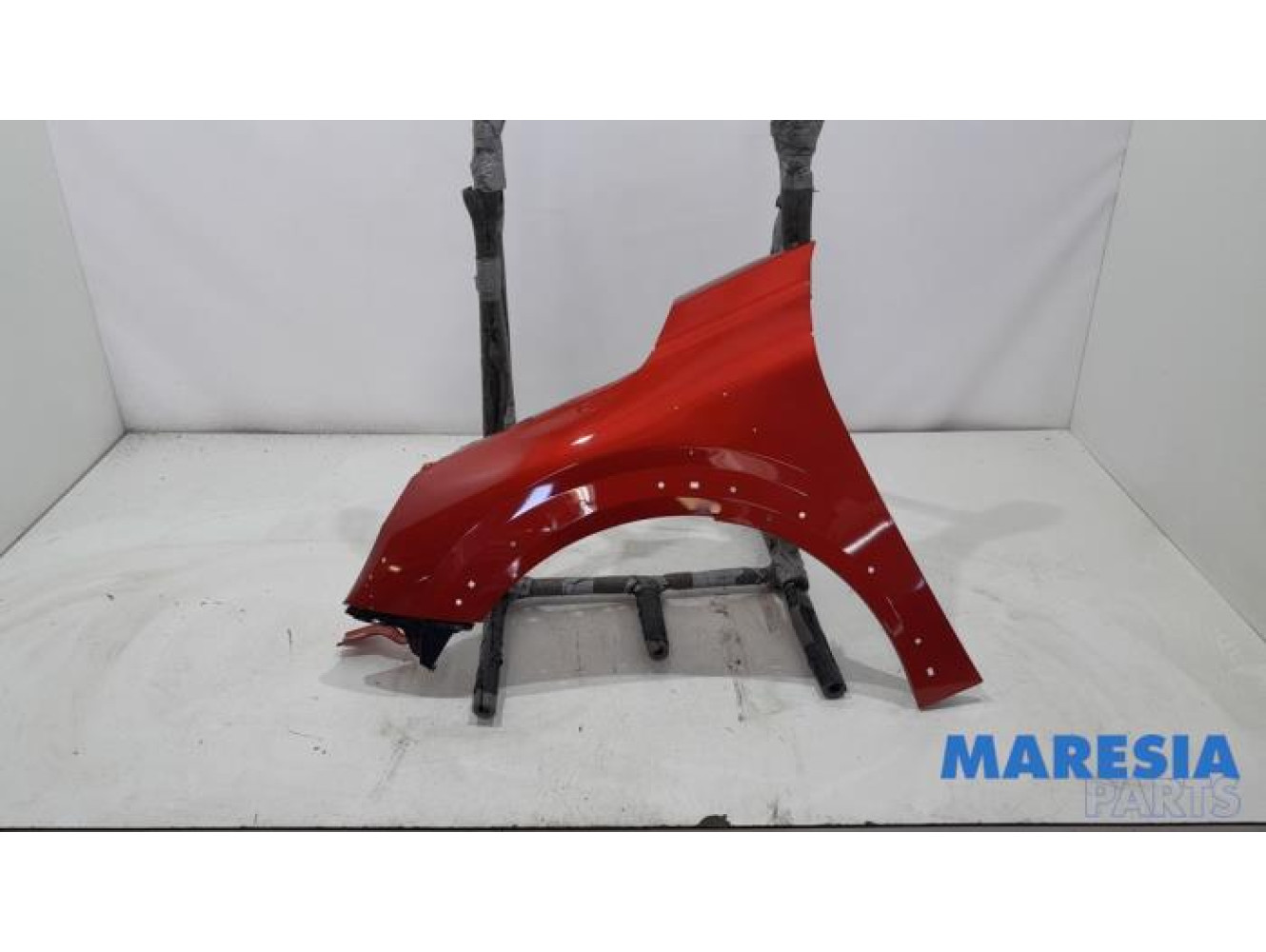 Peugeot - 208 - Front wing, left