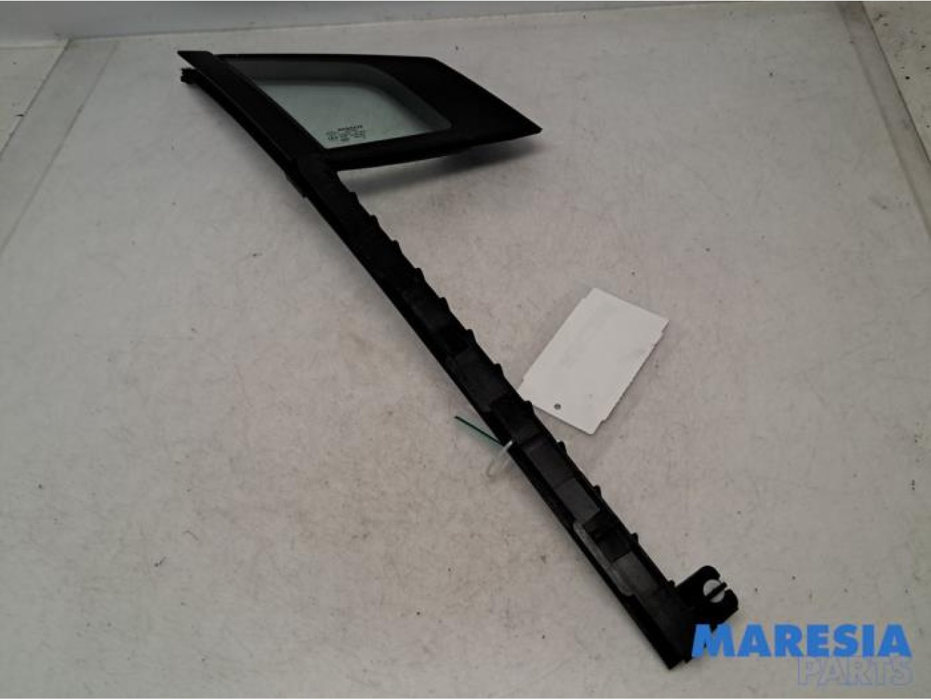 Renault - Captur - Quarter light, front right