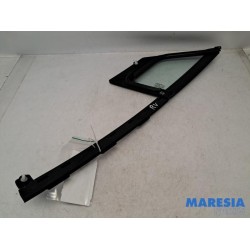 Renault - Captur - Quarter light, front right