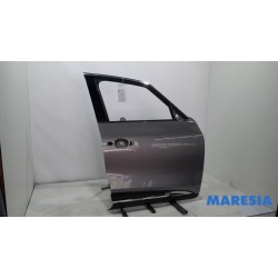 Renault - Scenic - Front door 4-door, right