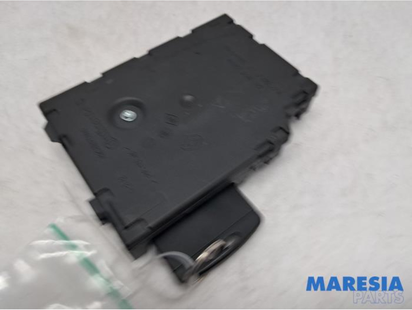 Renault - Captur - Card reader (lock)