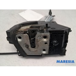 Renault - Captur - Rear door lock mechanism 4-door, left