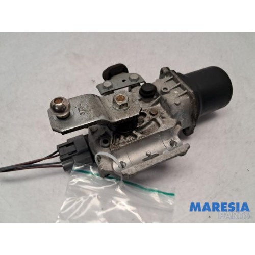 Renault - Captur - Front wiper motor