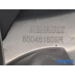 Renault - Clio - Rear bumper bracket central