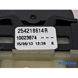 Renault - Captur - Electric window switch