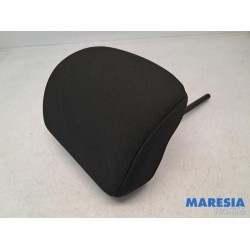 Renault - Captur - Headrest