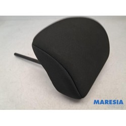 Renault - Captur - Headrest