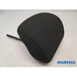Renault - Captur - Headrest