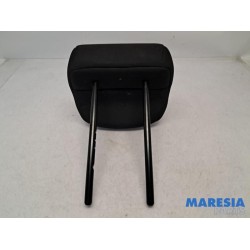 Renault - Captur - Headrest