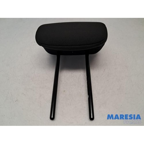 Renault - Captur - Headrest