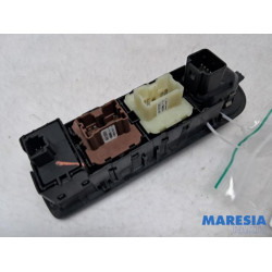 Renault - Captur - Multi-functional window switch