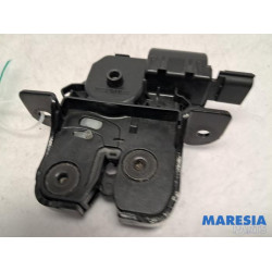 Renault - Captur - Tailgate lock mechanism