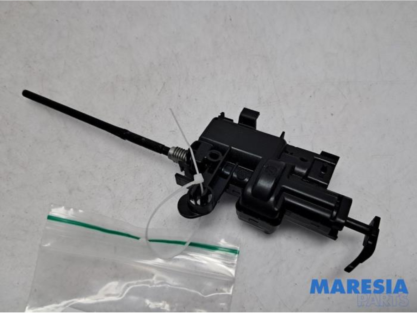 Renault - Captur - Tank flap lock motor