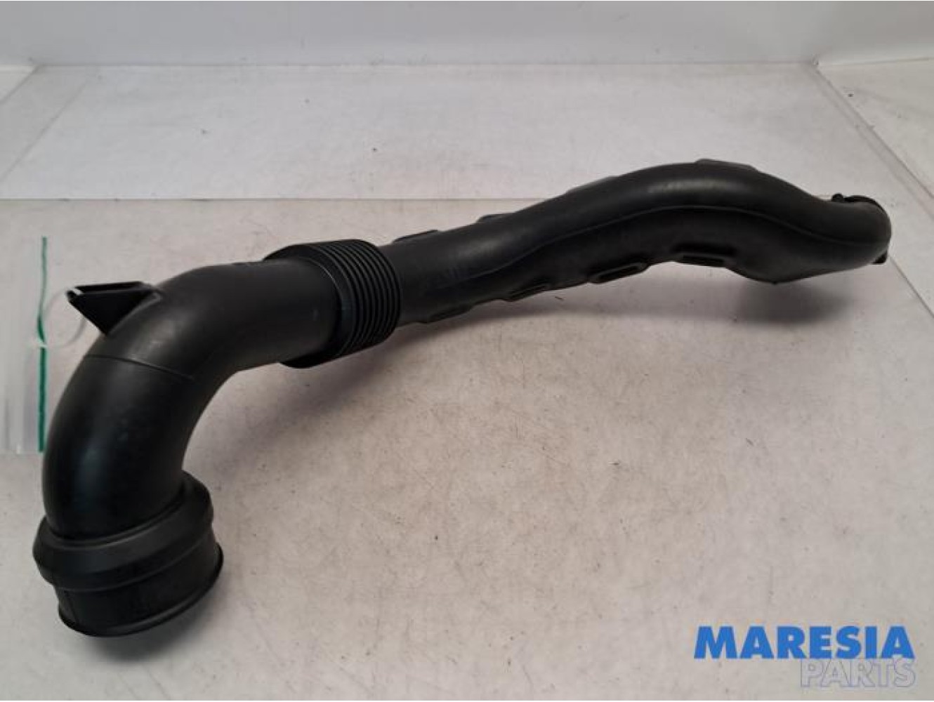 Renault - Clio - Air intake hose
