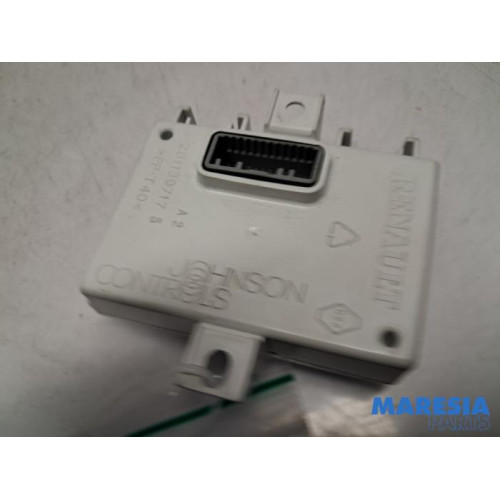 Renault - Captur - Navigatie Module