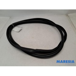 Renault - Captur - Portierrubber 4Deurs rechts-voor