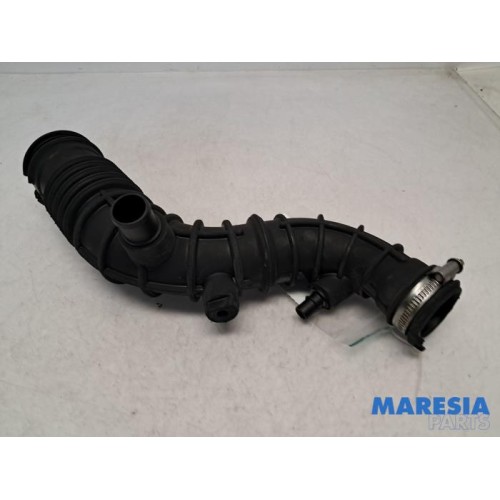 Renault - Clio - Air intake hose