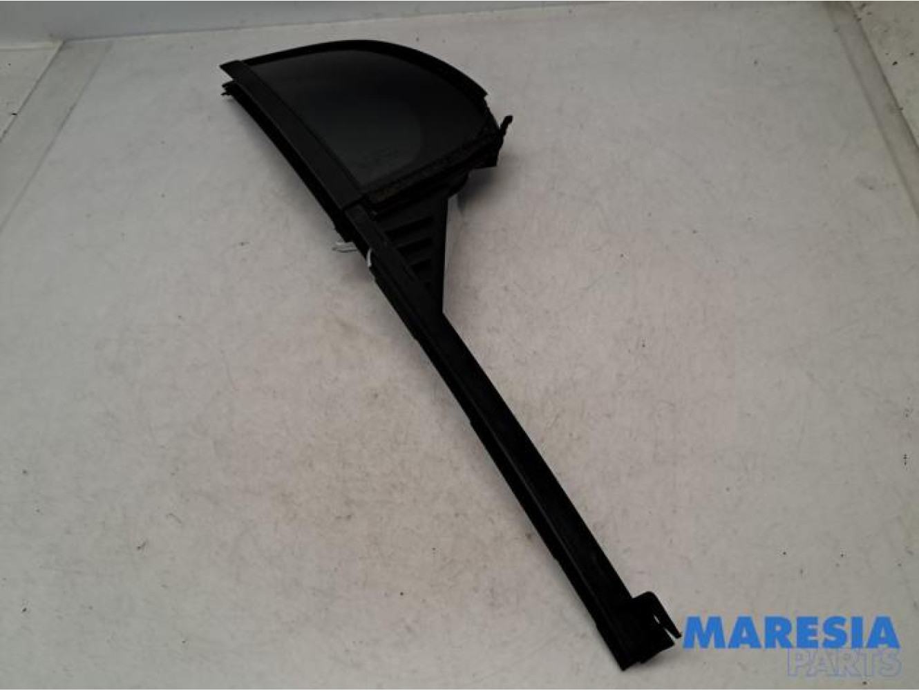 Peugeot - 208 - Vitre triangulaire arrière gauche