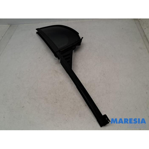 Peugeot - 208 - Driehoeks Ruit links-achter