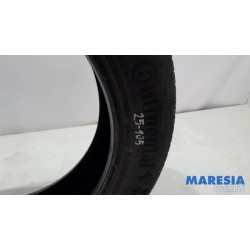 Renault - Scenic - Tyre