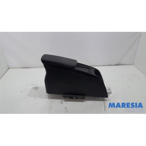 Renault - Scenic - Middle console