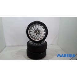 Alfa Romeo - Giulietta - Sportvelgenset + banden