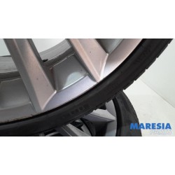 Alfa Romeo - Giulietta - Sportvelgenset + banden
