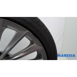 Alfa Romeo - Giulietta - Sportvelgenset + banden