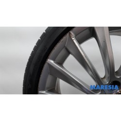 Alfa Romeo - Giulietta - Sportvelgenset + banden