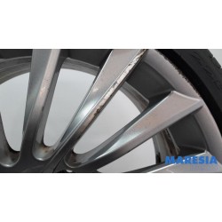 Alfa Romeo - Giulietta - Sportvelgenset + banden