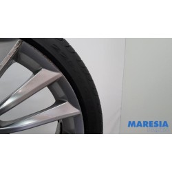 Alfa Romeo - Giulietta - Sportvelgenset + banden