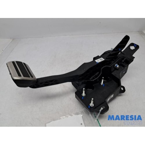 Peugeot - 208 - Brake pedal