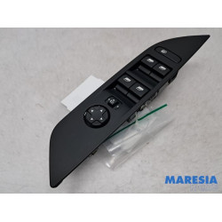 Peugeot - 208 - Multi-functional window switch