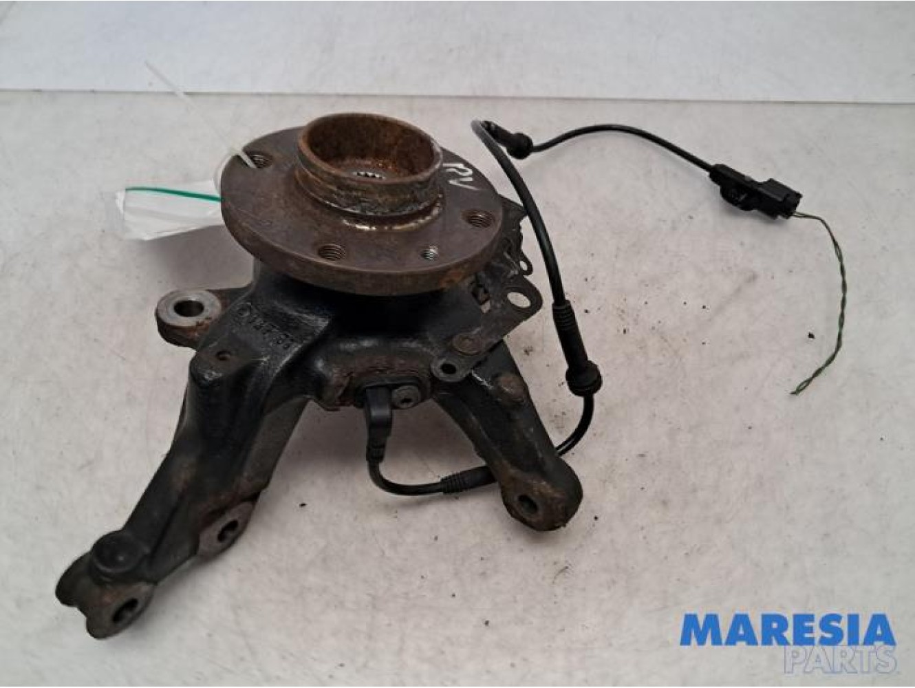 Renault - Clio - Knuckle, front right