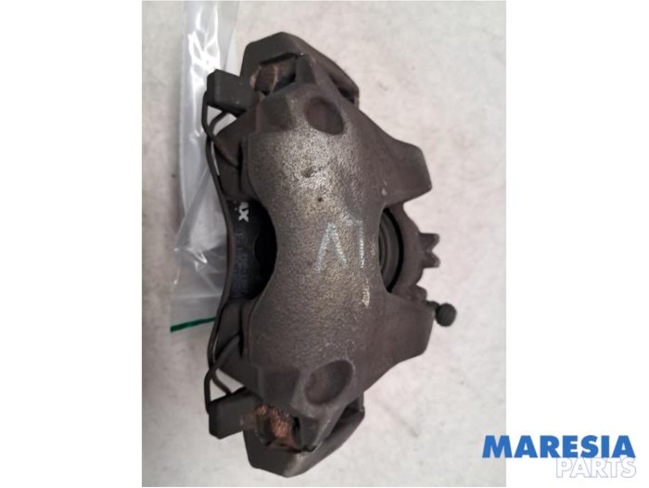 Renault - Clio - Front brake calliper, left