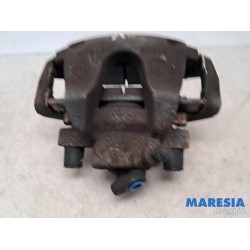 Renault - Clio - Front brake calliper, right