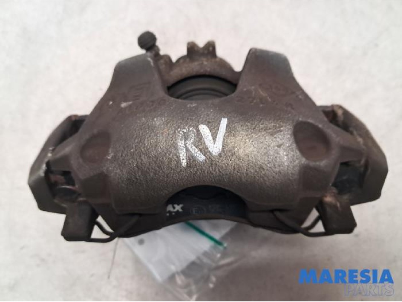 Renault - Clio - Front brake calliper, right